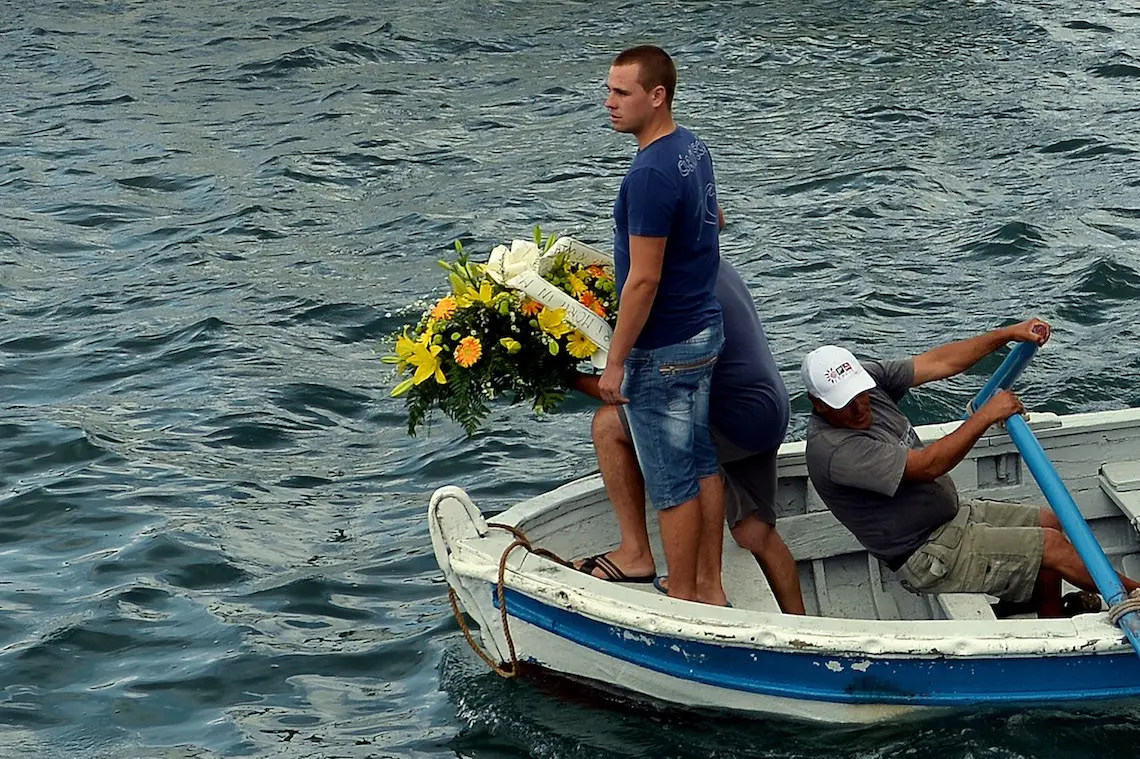 Quattro anni fa la strage dei migranti a Lampedusa. Studenti e Grasso nell'isola