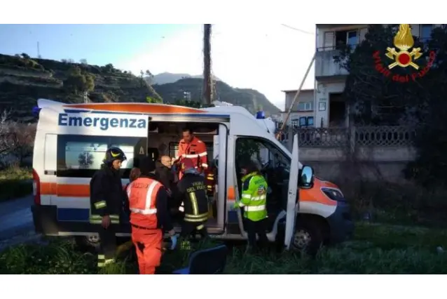 Incendio in casa di riposo New Gardenia, anziani intossicati in Calabria