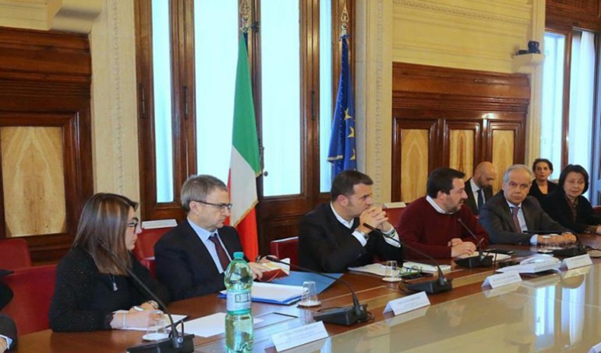 Latte, dai pastori un appello alla calma. Salvini e Centinaio in Sardegna