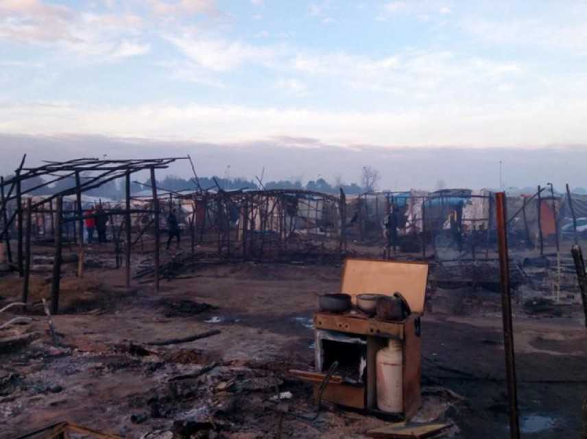 Incendio colpisce baraccopoli di San Ferdinando