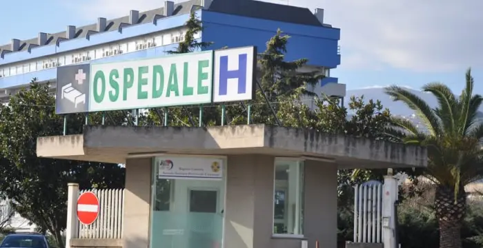 Denunciato per aver danneggiato una vetrata del Pronto Soccorso dell’Ospedale