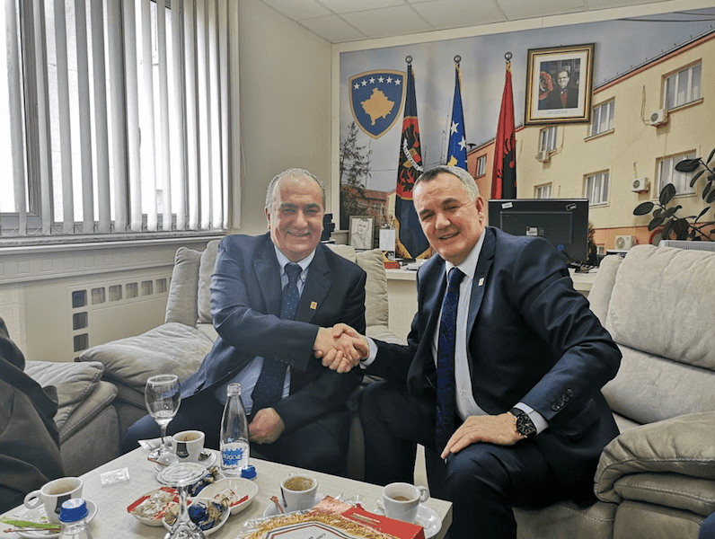 Il Sindaco Angelo Catapano firma l'accordo con due paesi del Kosovo