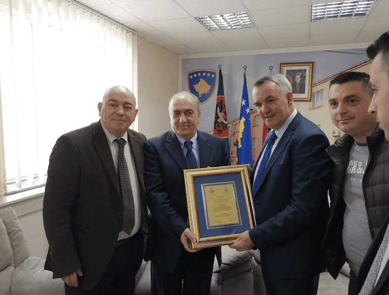 Il Sindaco Angelo Catapano firma l'accordo con due paesi del Kosovo