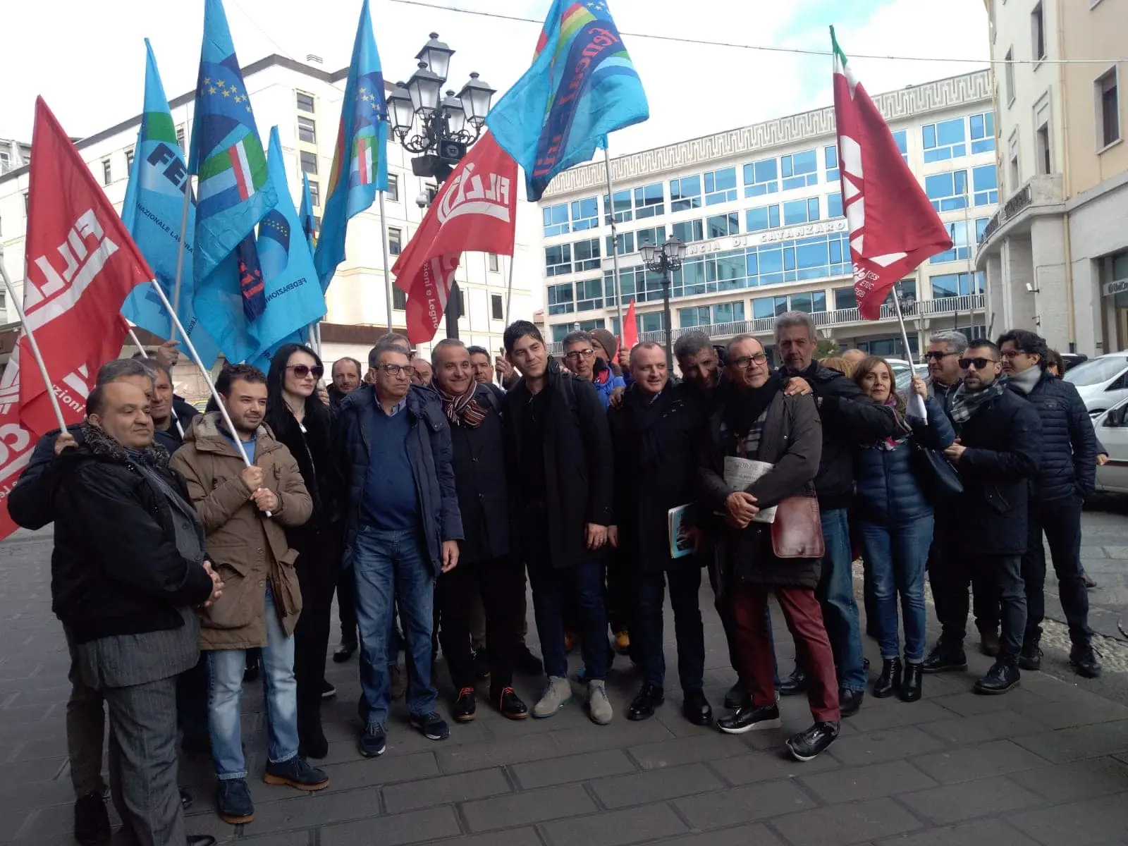 Lavoro: Catanzaro, protestano operai cantiere metropolitana