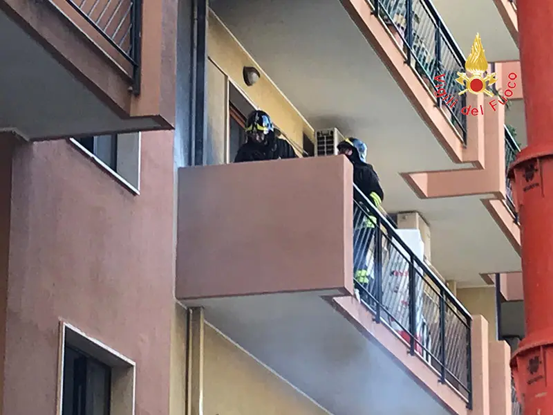 Divampato incendio in ambulatorio di neuropsichiatria infantile dell'Asp intervento dei VVF