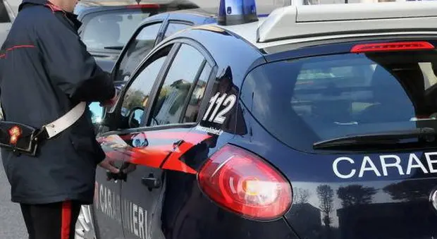 Droga: Roma, eroina alla paziente in clinica, carabinieri l'arrestano