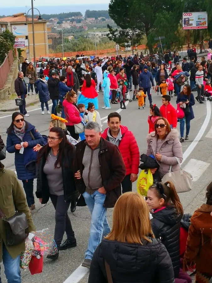 A Sellia Marina la 6° edizione della festa di carnevale “Sellia de Janeiro”