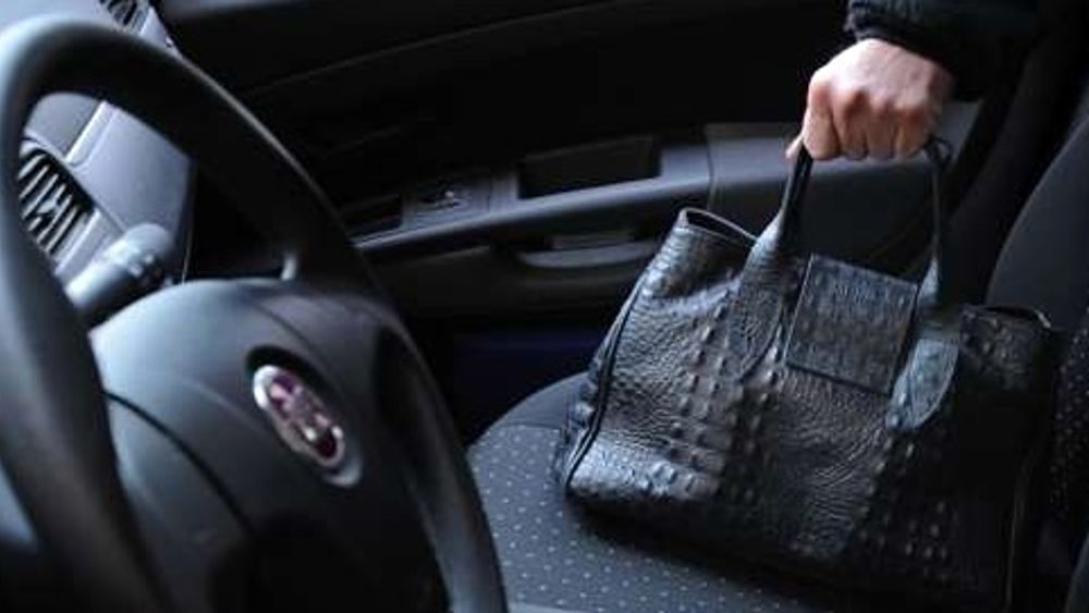 Durante la partita tra Poliziotti e Catanzaro calcio, furto di una borsa un arrestato il responsabil