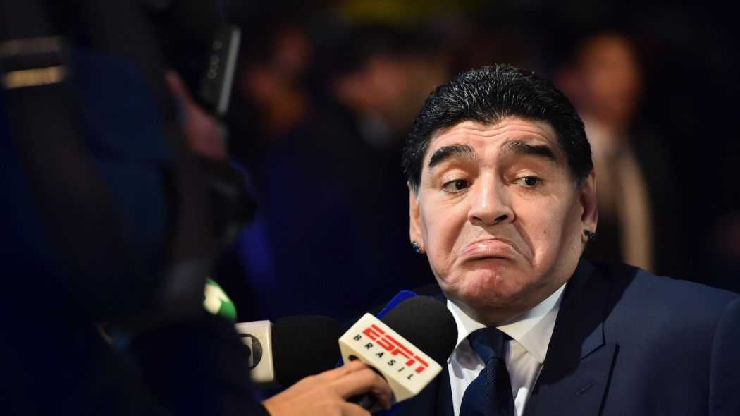 Calcio: non convoca ex genero Aguero, Maradona attacca ct Scaloni