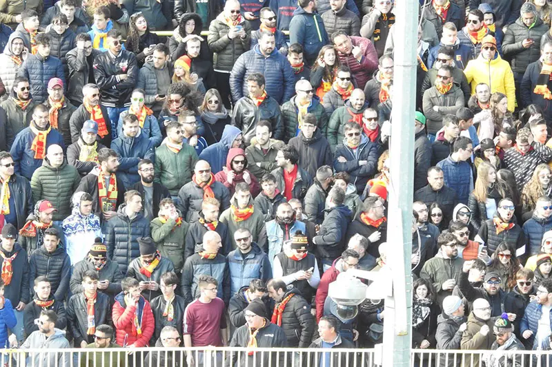 Calcio. Catanzaro-Catania 1-2 davanti a quasi diecimila spettatori (con highlights)