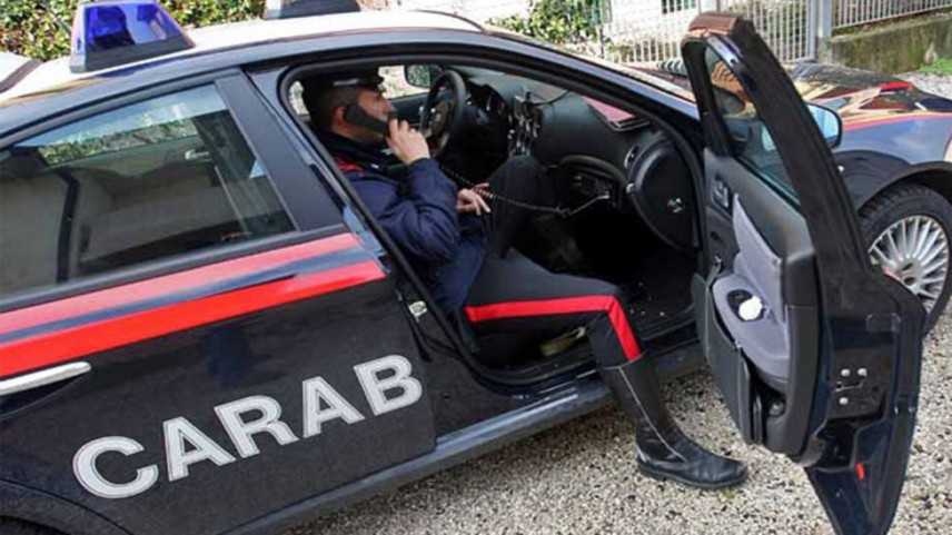 Pistoia, donna di 42 anni picchia anziana in strada: arrestata