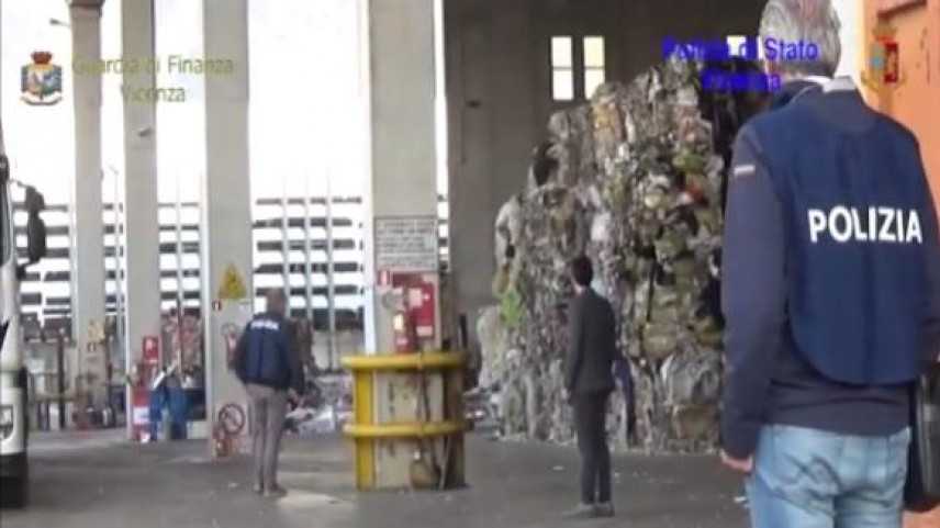 Traffico rifiuti: da Campania a Vicenza, Gdf sequestra capannone