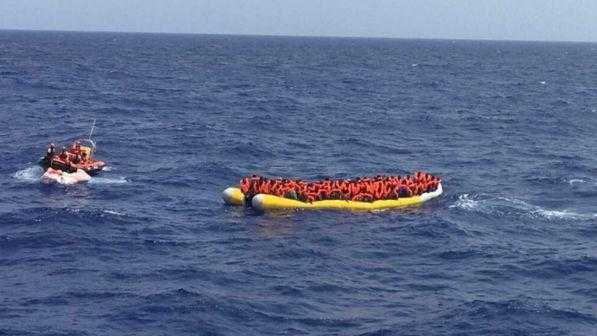 Lampedusa: Ong Mare Jonio a ridosso della costa, ma c'è divieto di sbarco