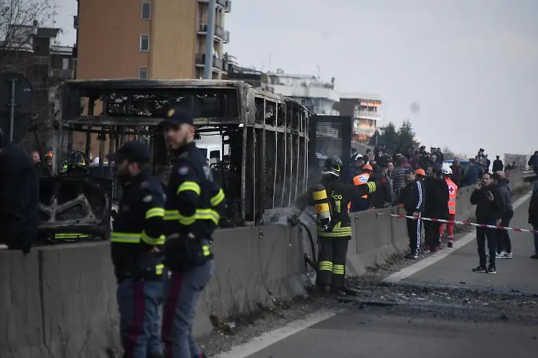 Terrore sul pullman, si cerca video-manifesto