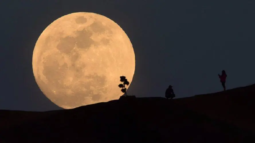 Meteo: superluna straordinaria stasera imperdibile, prossima nel 2030