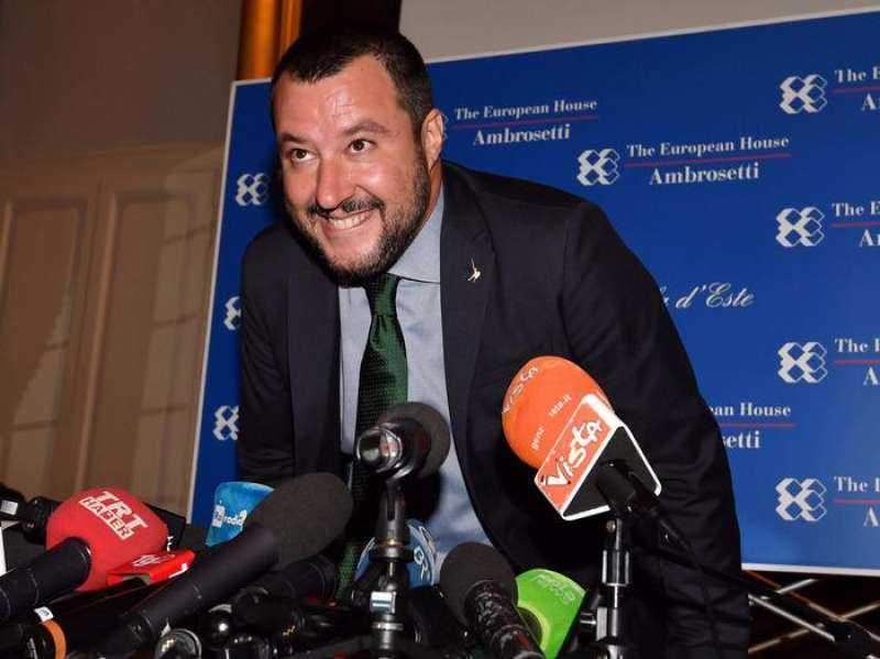 Matteo Salvini: "Basta aspettare l'Ue"