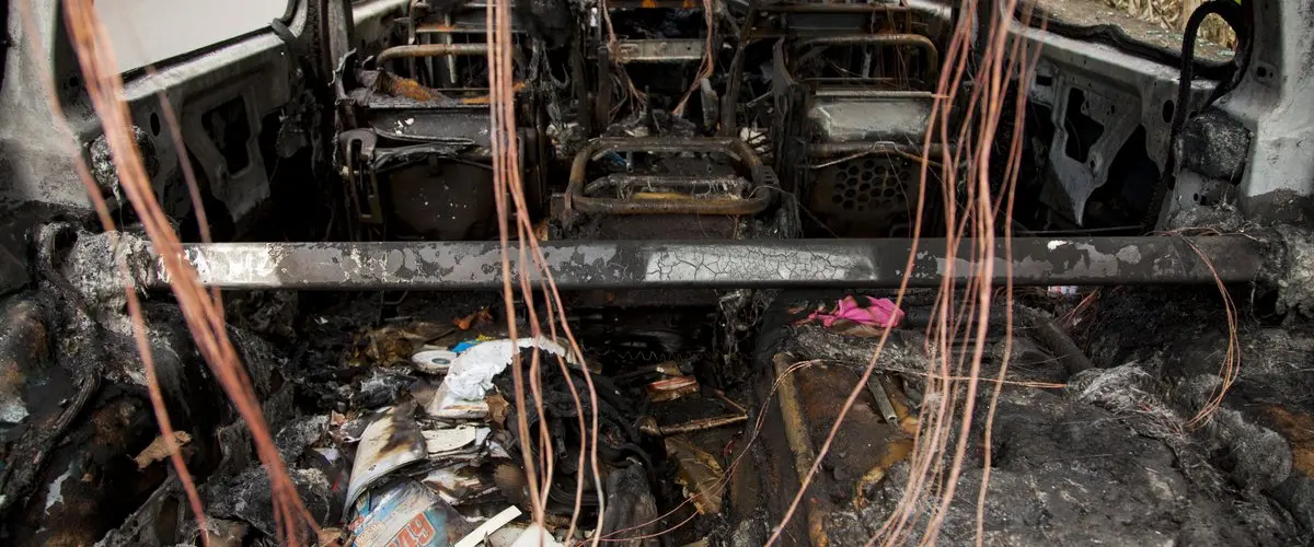 Mafia: incendiata l'auto di un'attivista di Libera a Palermo