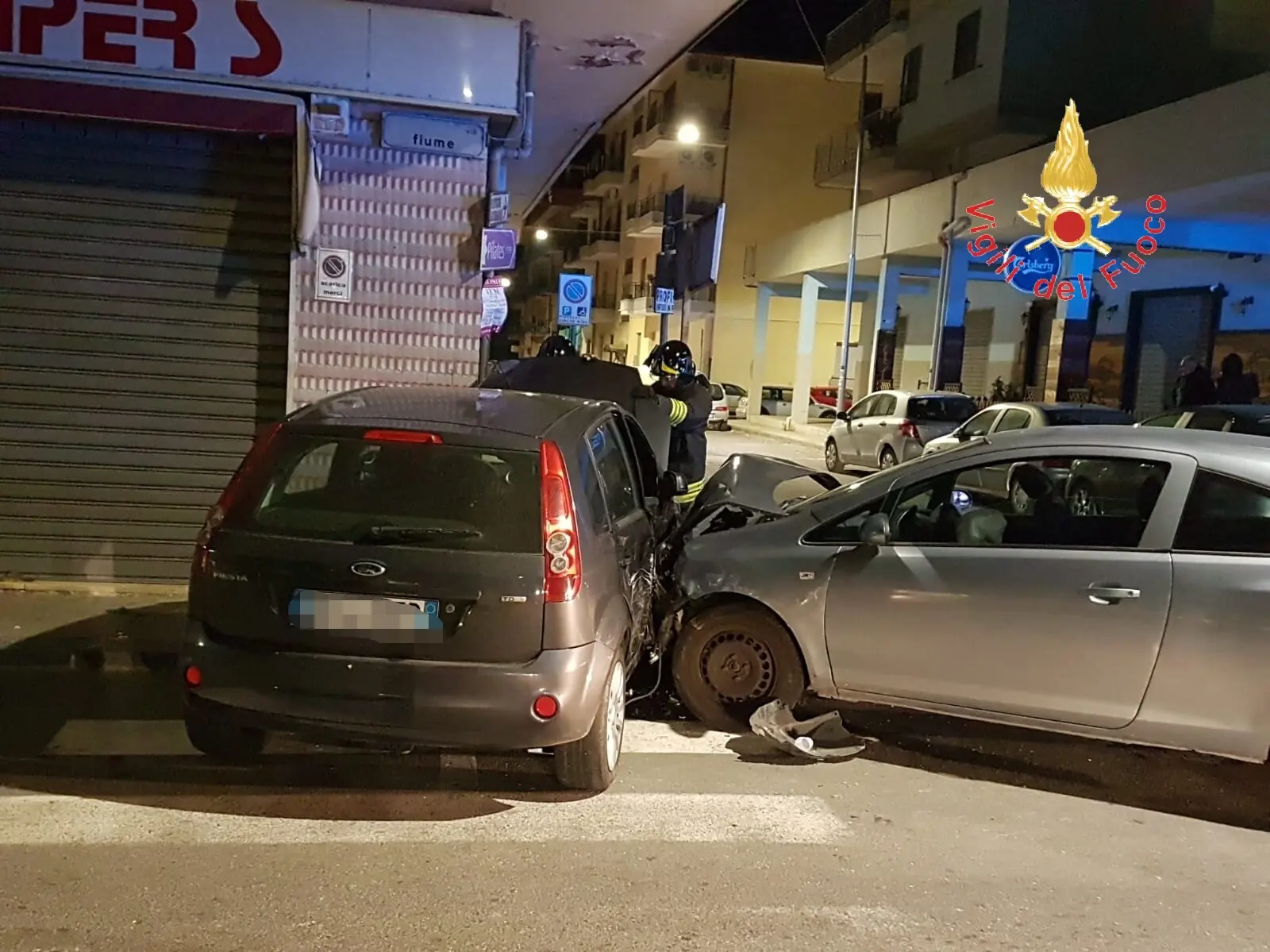 Catanzaro, incedente stradale quartiere lido, 4 feriti, necessario intervento dei VVF
