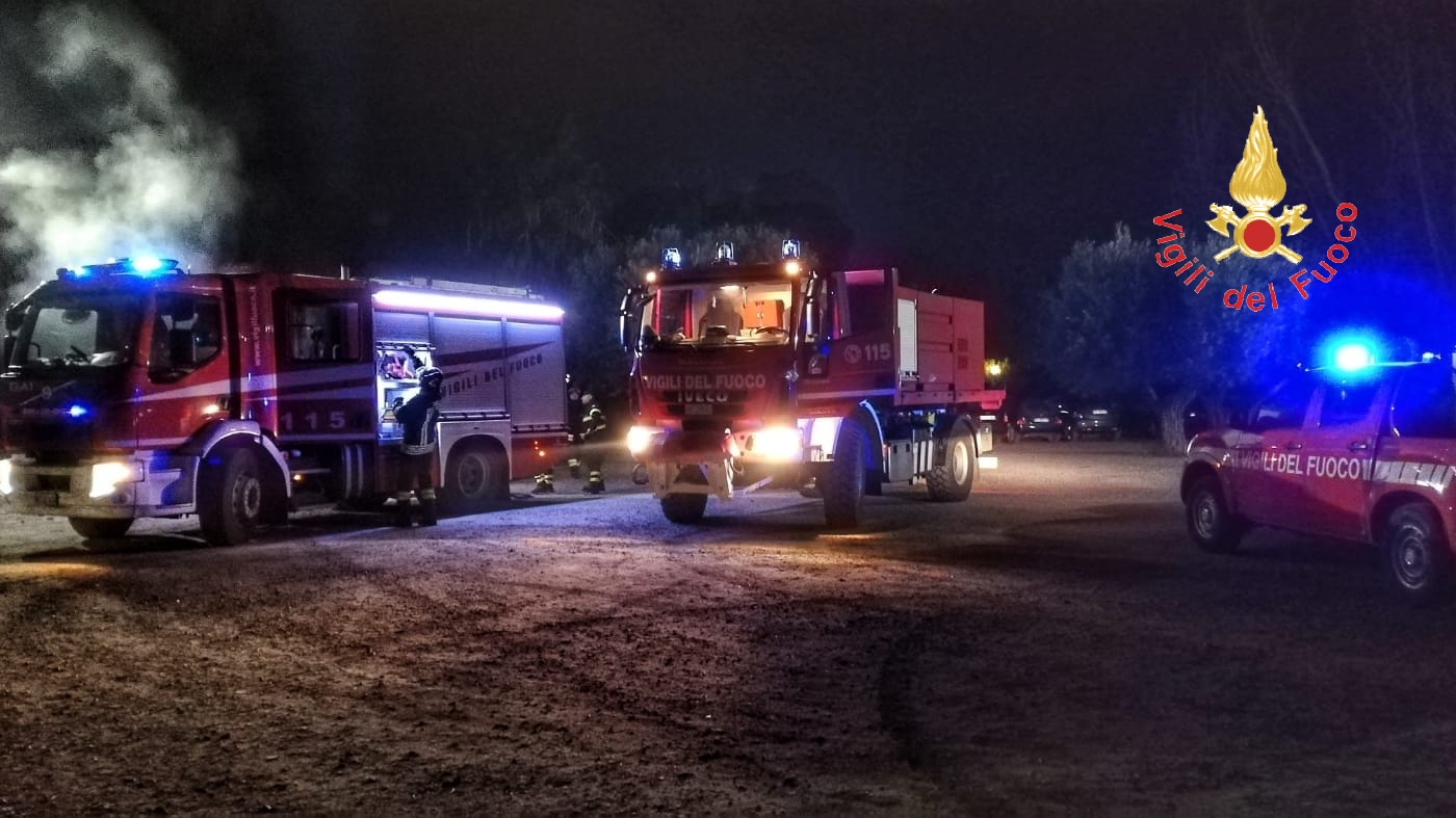 Lamezia. Divampato furgono azienda  Service, probabile dolo, intervento dei VVF e PS