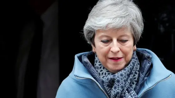 Brexit, la poltrona di May in cambio dell’ok agli accordi