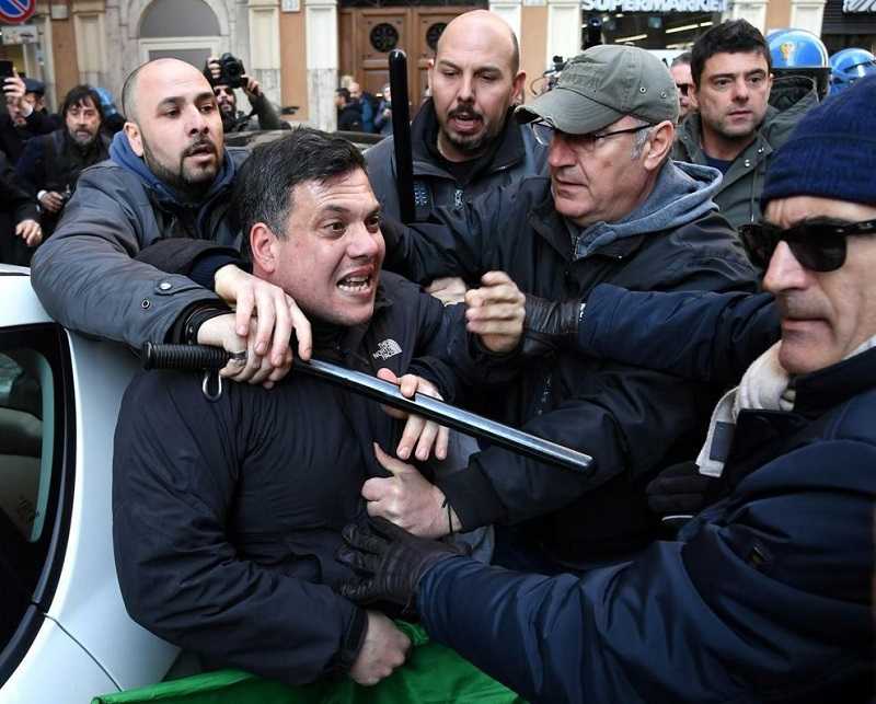 Aggressione a reporter L’Espresso, arrestati Castellino (FN) e Nardulli (AN)
