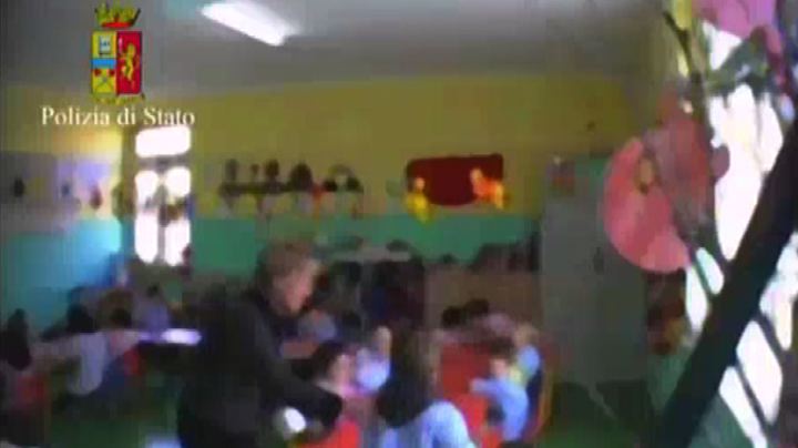 Violenze su bimbi, scuola nel catanzarese arrestate maestra e bidella