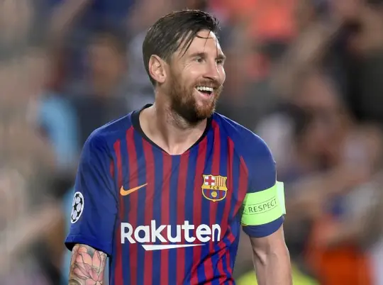Messi decide il derby. Doppietta con l'Espanyol