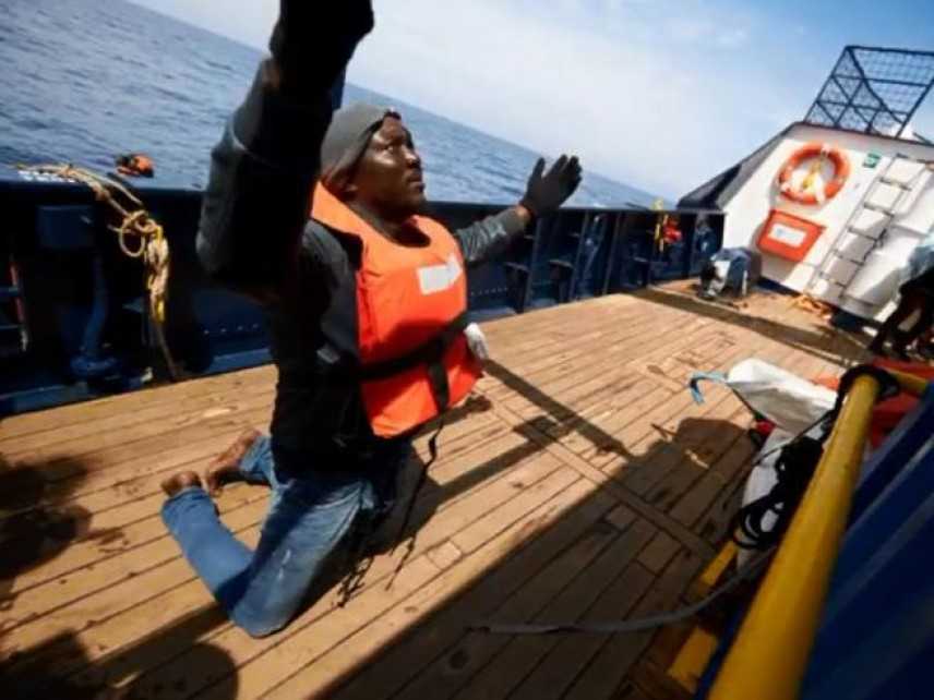 Migranti, Salvini vuole mandare ad Amburgo i 64 salvati al largo della Libia