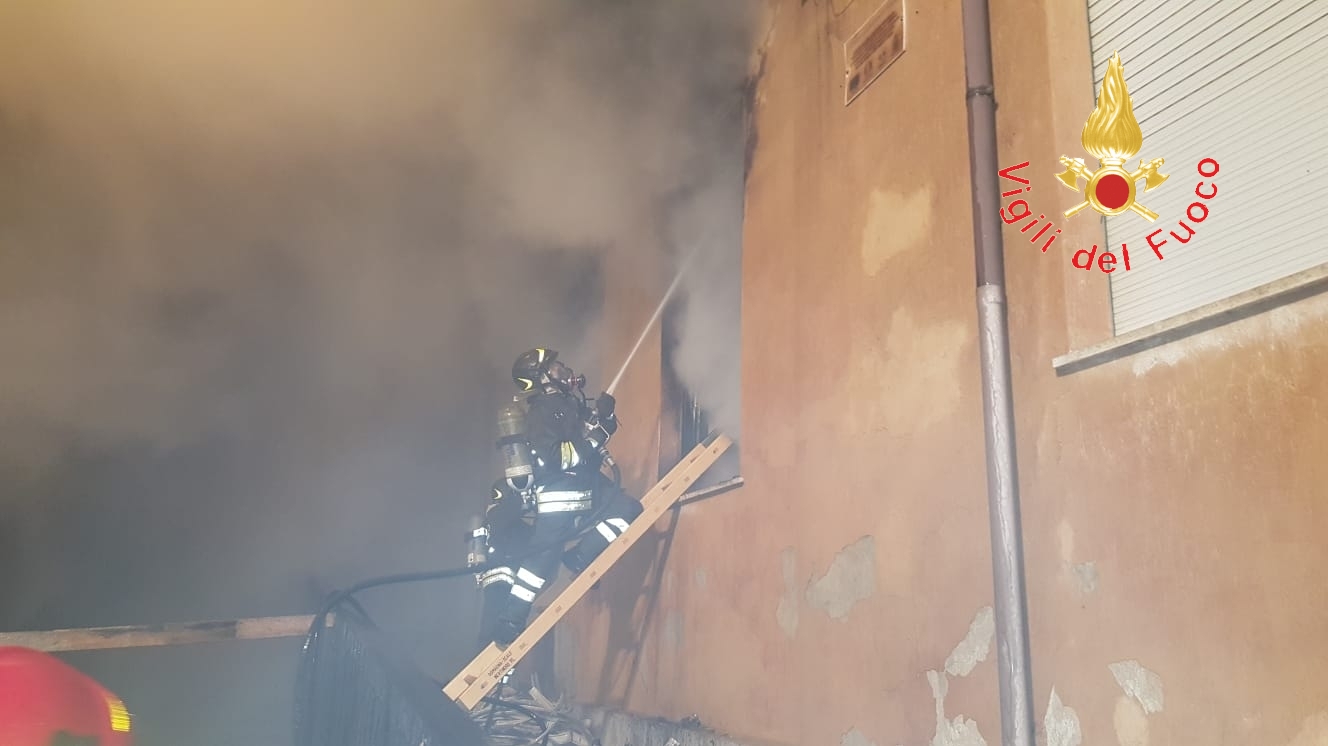 Incendio alla scuola di Amato, dichiarazione del sindaco Saverio Ruga