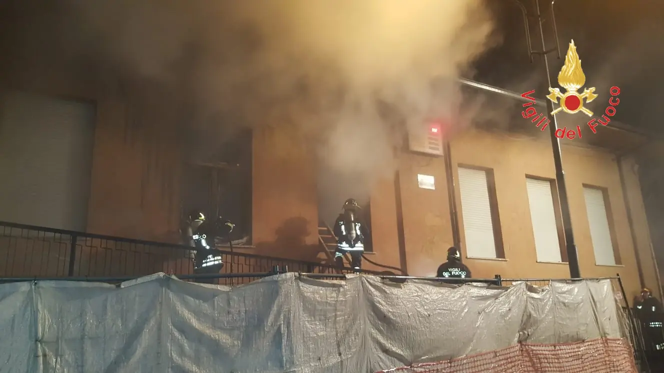 Incendio alla scuola di Amato, dichiarazione del sindaco Saverio Ruga