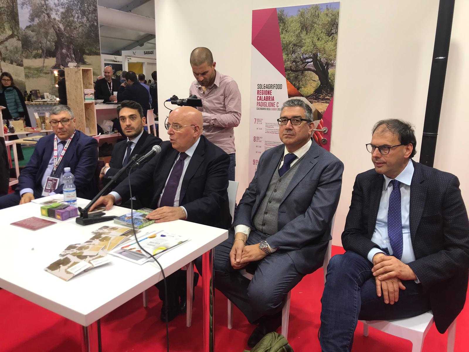 Il Presidente Oliverio promuove la Calabria al Vinitaly