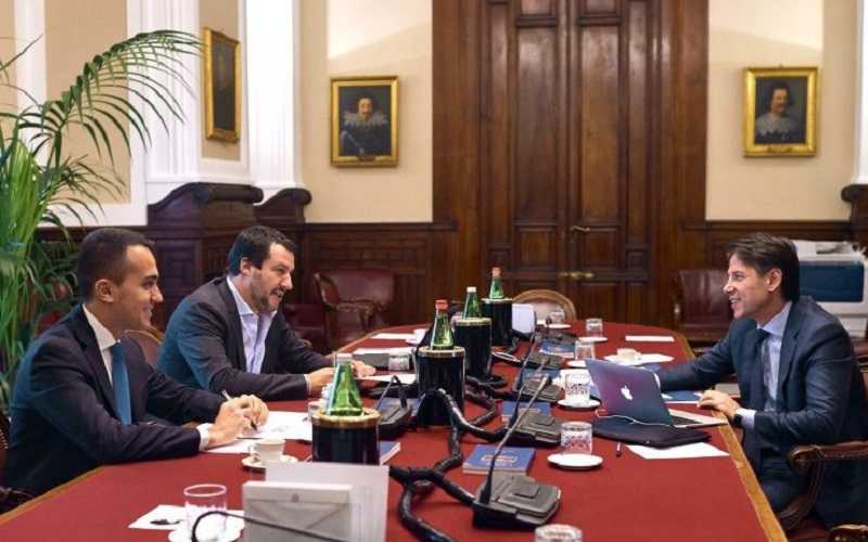 Governo, vertice economico a Palazzo Chigi: pronta nuova spending review per evitare aumento IVA