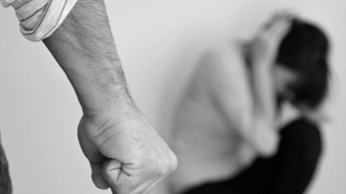 Genova, padre abusa per anni della figlia minorenne: arrestato