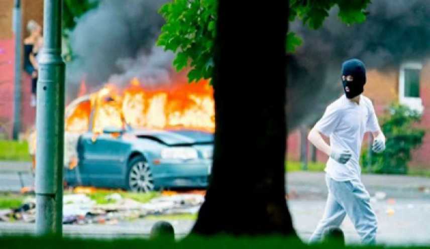 Scontri in Irlanda del Nord, muore una giornalista "atto terroristico"
