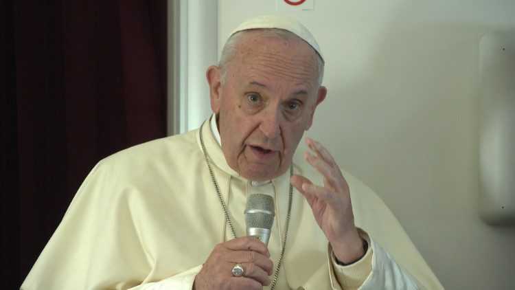 Papa Francesco: Pasqua è il momento di superare chiusure e paure