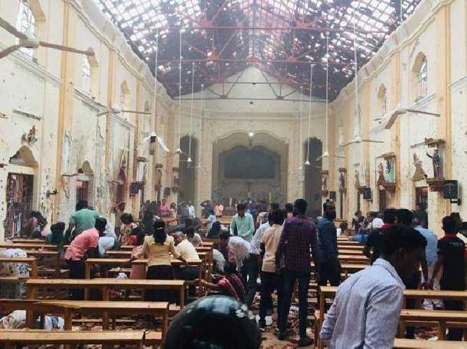 Sri Lanka: Terrorismo a Pasqua, esplosioni simultanei in 3 chiese, tanti morti e feriti