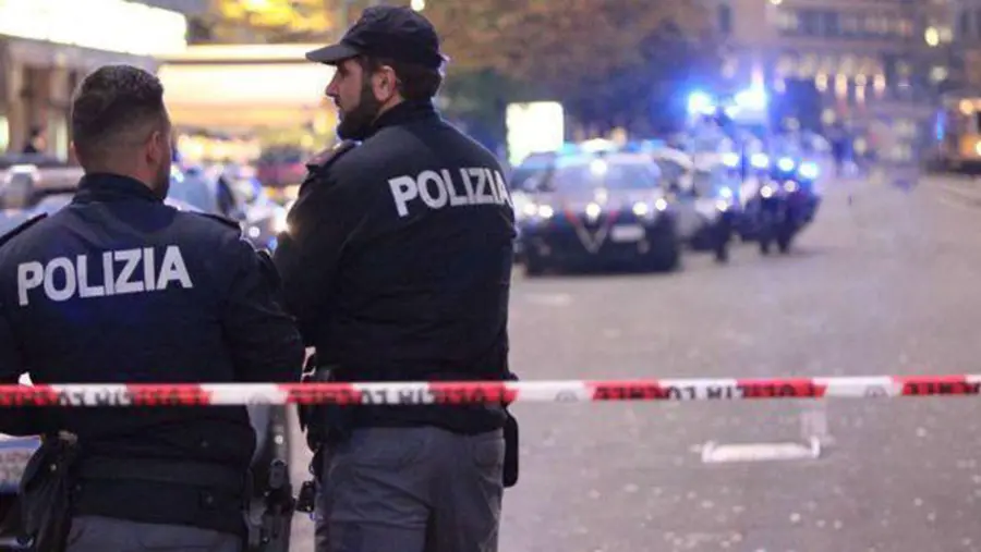 Uccide il padre: tenta suicidio gettandosi da un balcone "figlio operato"