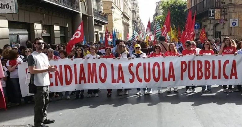 Scuola: sindacati, buon metodo, sciopero sospeso