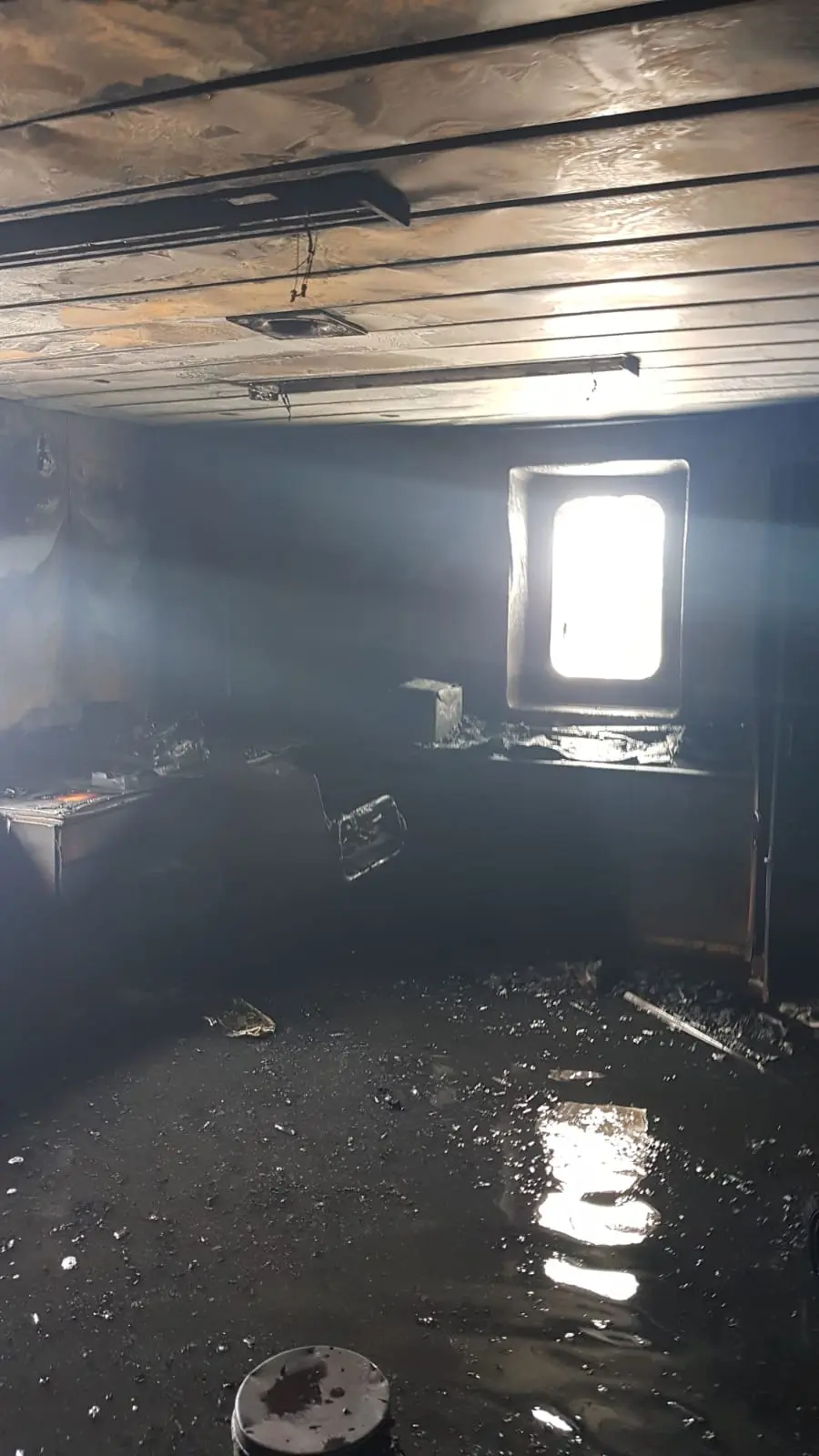 Incendio a bordo nave al Porto di Gioia Tauro, intervento dei VVF