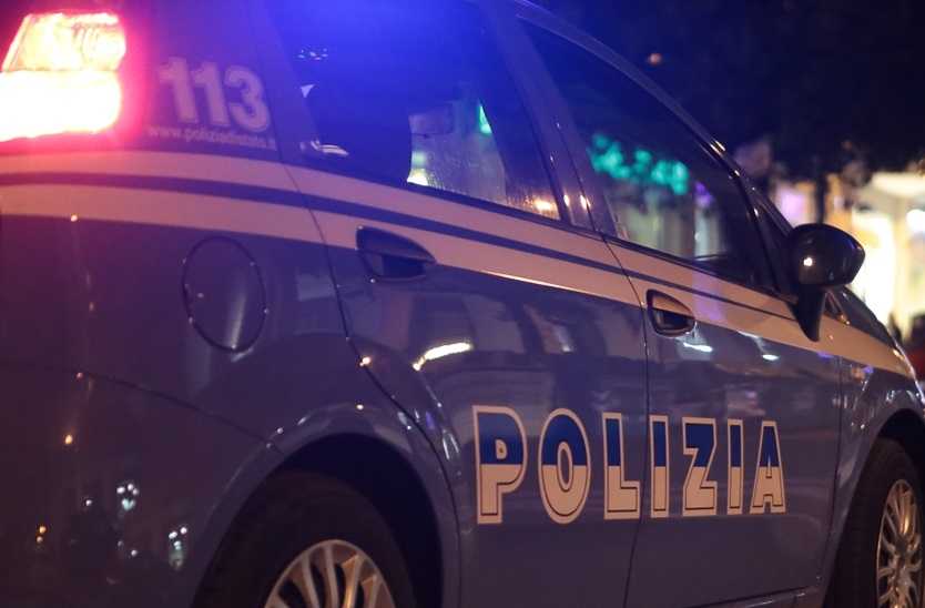 Vigevano, finanziere uccide la moglie poi si suicida