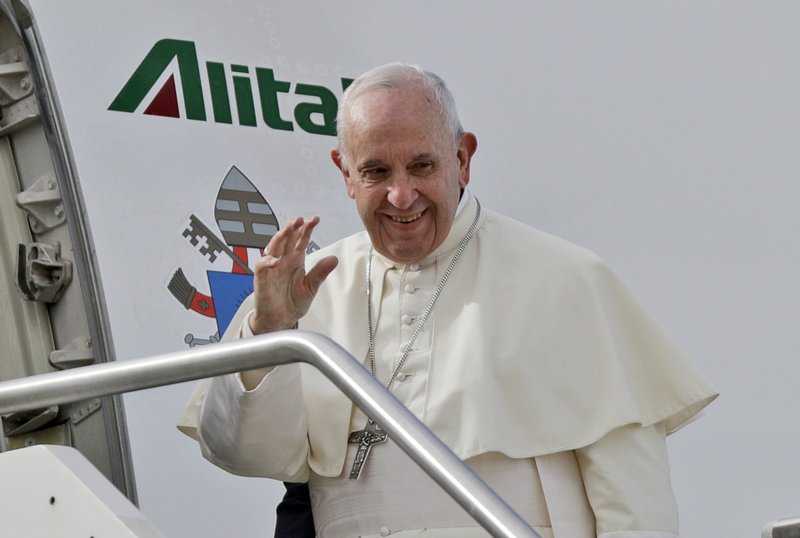 Papa arrivato a Fiumicino, a breve partenza per Sofia