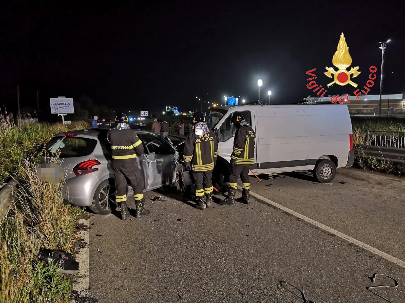 Catanzaro incidente stradale altezza Centro C. Le Fontane, intervento dei VVF, CC e Suem 118