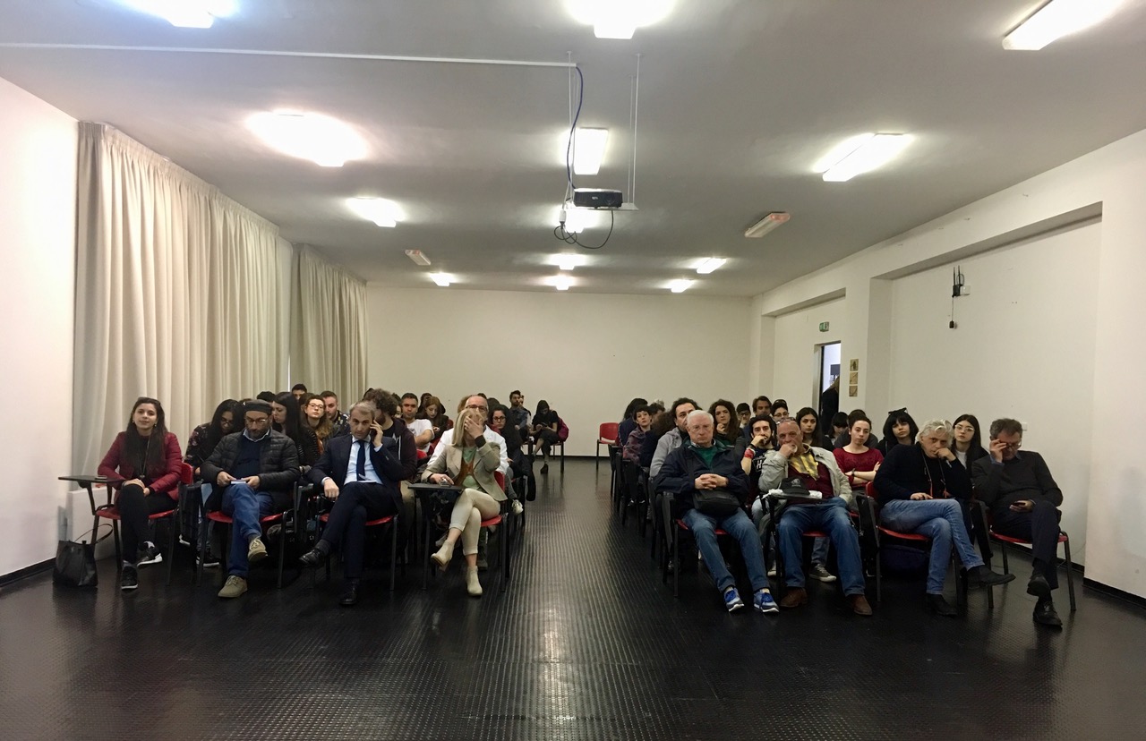 Presentato il nuovo libro di Raffaele Gaetano All’accademia di belle arti di Catanzaro