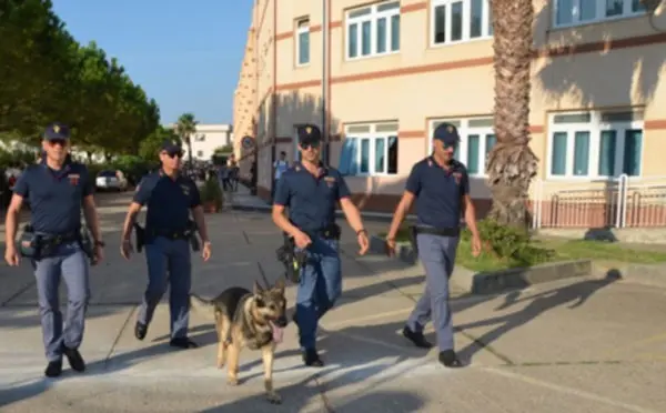 Progetto “Scuole Sicure”: controlli di prevenzione della Polizia di Stato