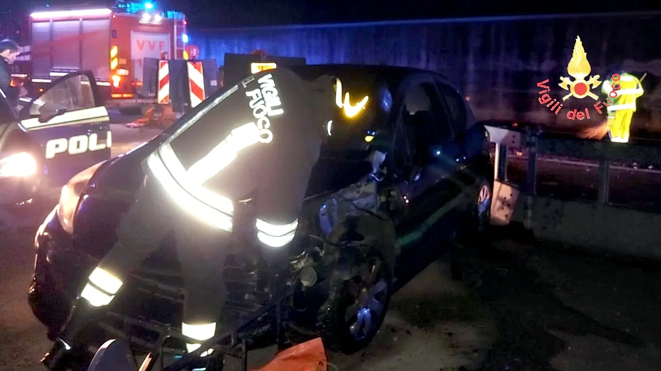 Ancora incidenti sulla SS280 auto contro guardrail, necessario l'intervento dei VVF