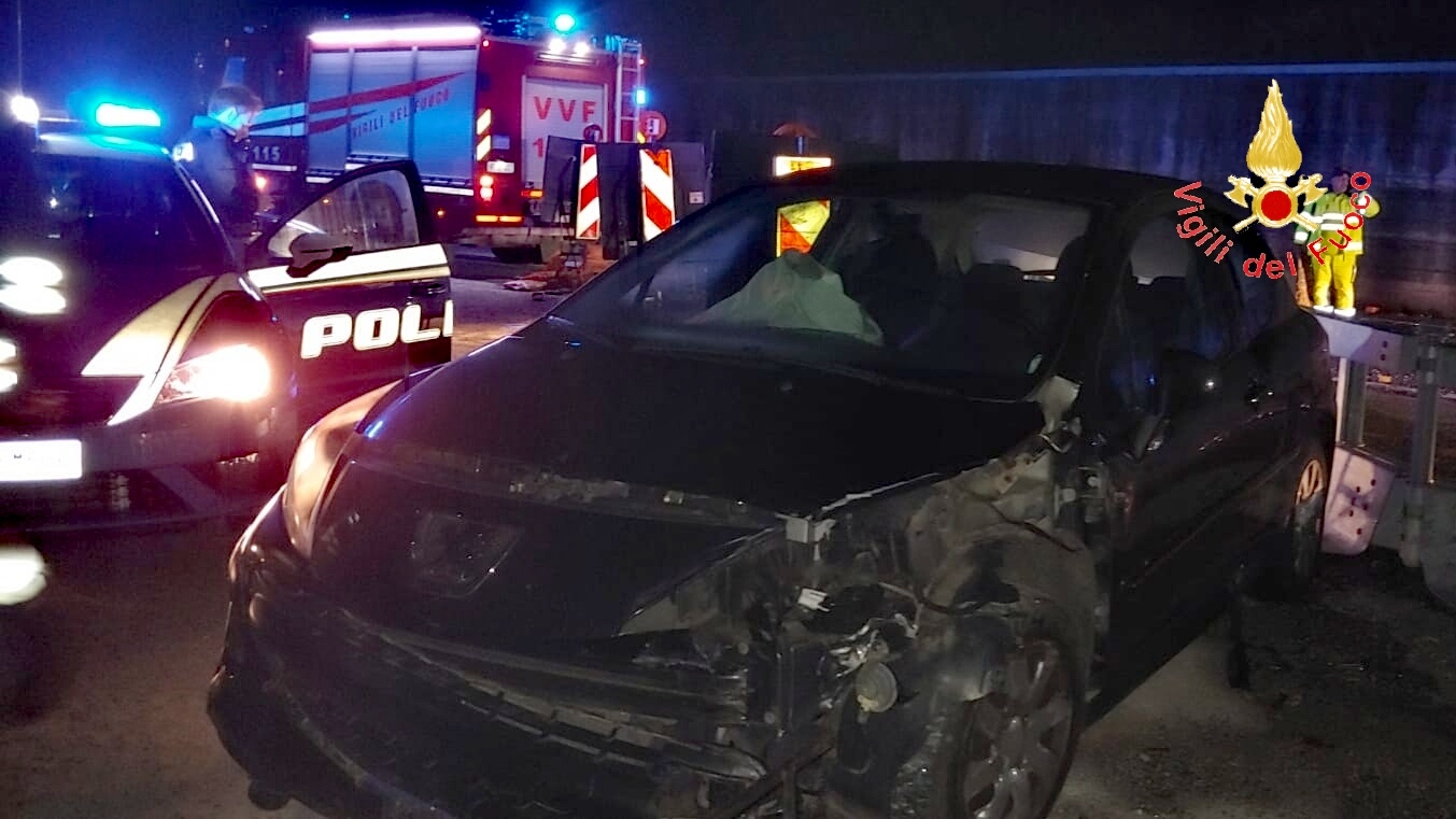 Ancora incidenti sulla SS280 auto contro guardrail, necessario l'intervento dei VVF