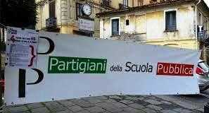 Indignati i Partigiani della Scuola Pubblica per la sospensione della loro collega di Palermo