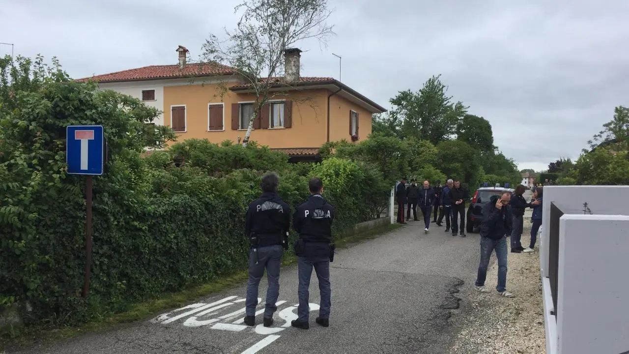 Omicidio: 91enne uccide il genero con colpo fucile alla nuca. Anziano poi si barrica