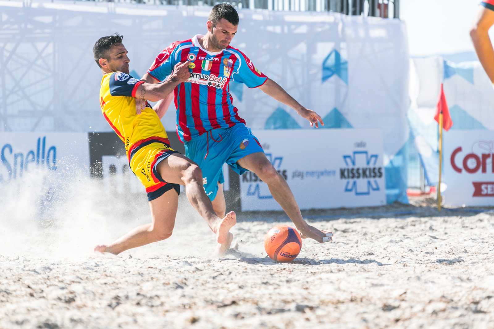Beach Soccer: Viareggio-Terracina e Napoli-Catania , ecco le ‘Fab Four’ della Coppa Italia Aon