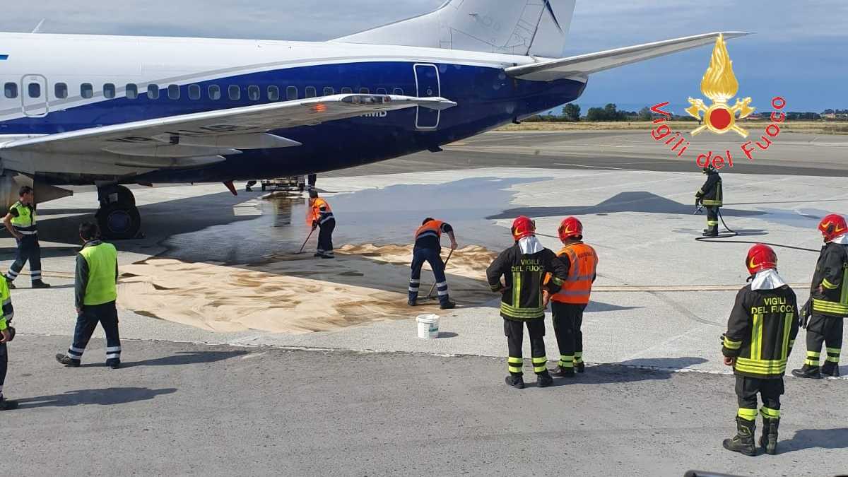 Aeroporto Lamezia Terme: Blue Air, sversamento di carburante, tempestivo intervento dei VVF